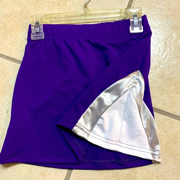 Childs XXS (fits 2-4) or Small (fits 6-7) Cheerleading Cheer Skirt NWT - Picture 3 of 5